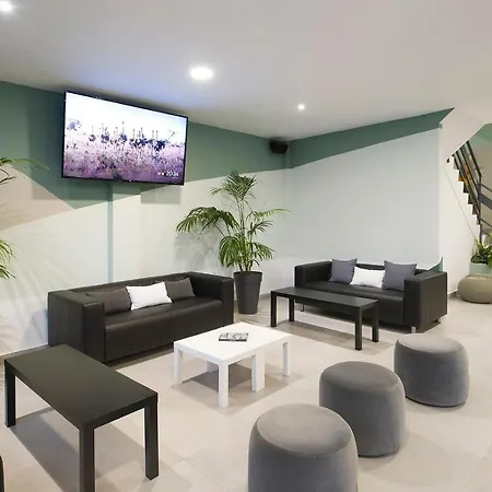 Hotell Base - Adults Only