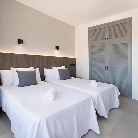 Hotel Base - Adults Only
